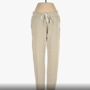 Zyia Active Women’s Tan Sweatpants with Front Pockets in Size medium/large